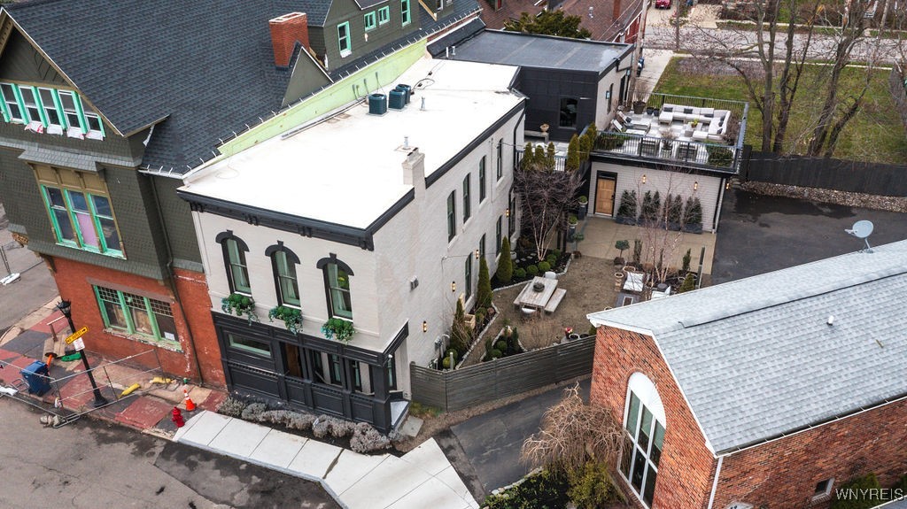 91 Johnson Park Buffalo, NY 14201 - Photo 2 of 50