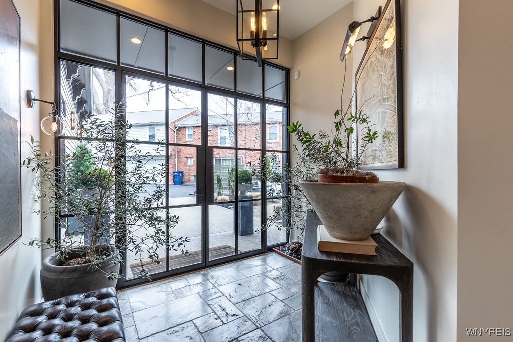 91 Johnson Park Buffalo, NY 14201 - Photo 4 of 50