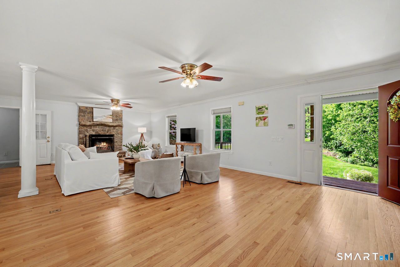 28 Goodridge Road Redding, CT 06896 - Photo 5 of 40