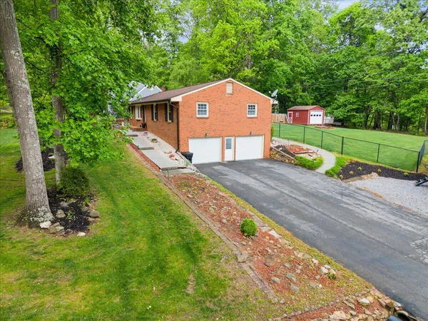 $424,950 | 5403 Tomahawk Circle, Salem, VA 24153