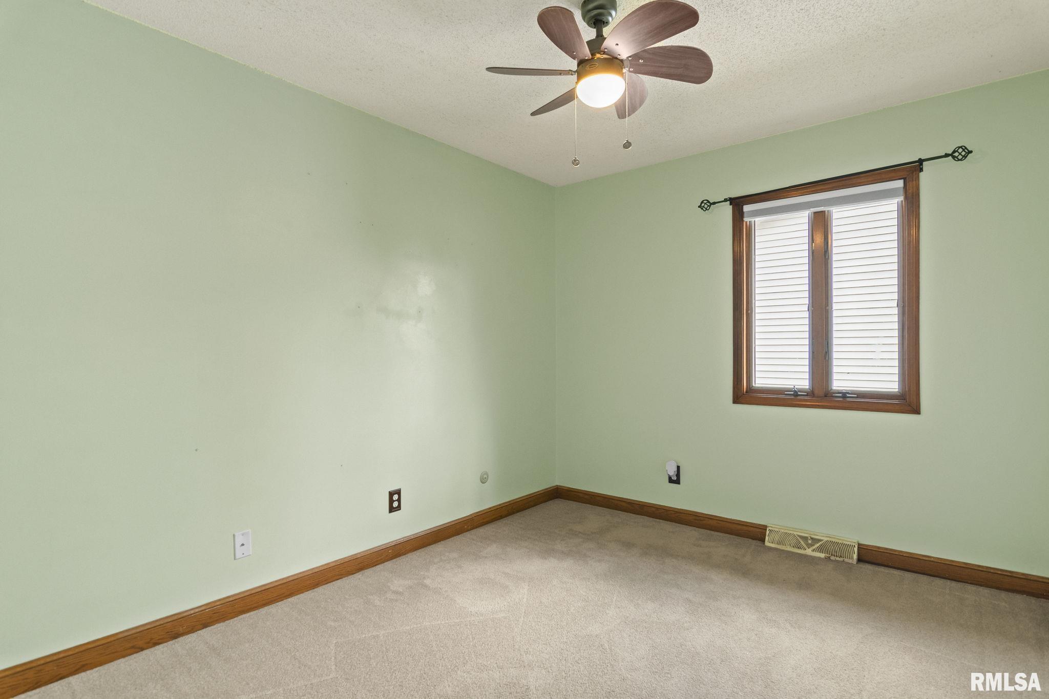 2420 Delaware Drive Springfield, IL 62702 - Photo 17 of 42