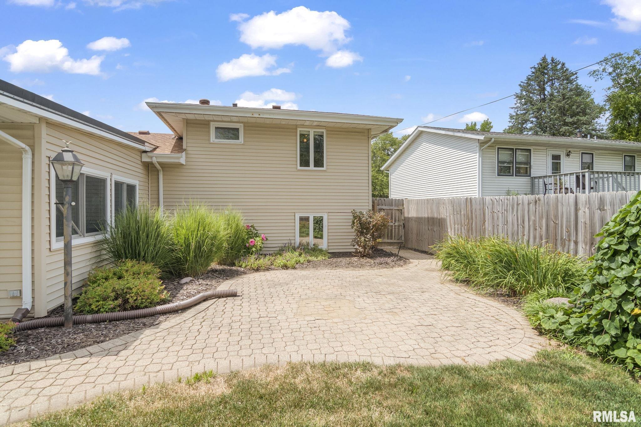 2420 Delaware Drive Springfield, IL 62702 - Photo 33 of 42