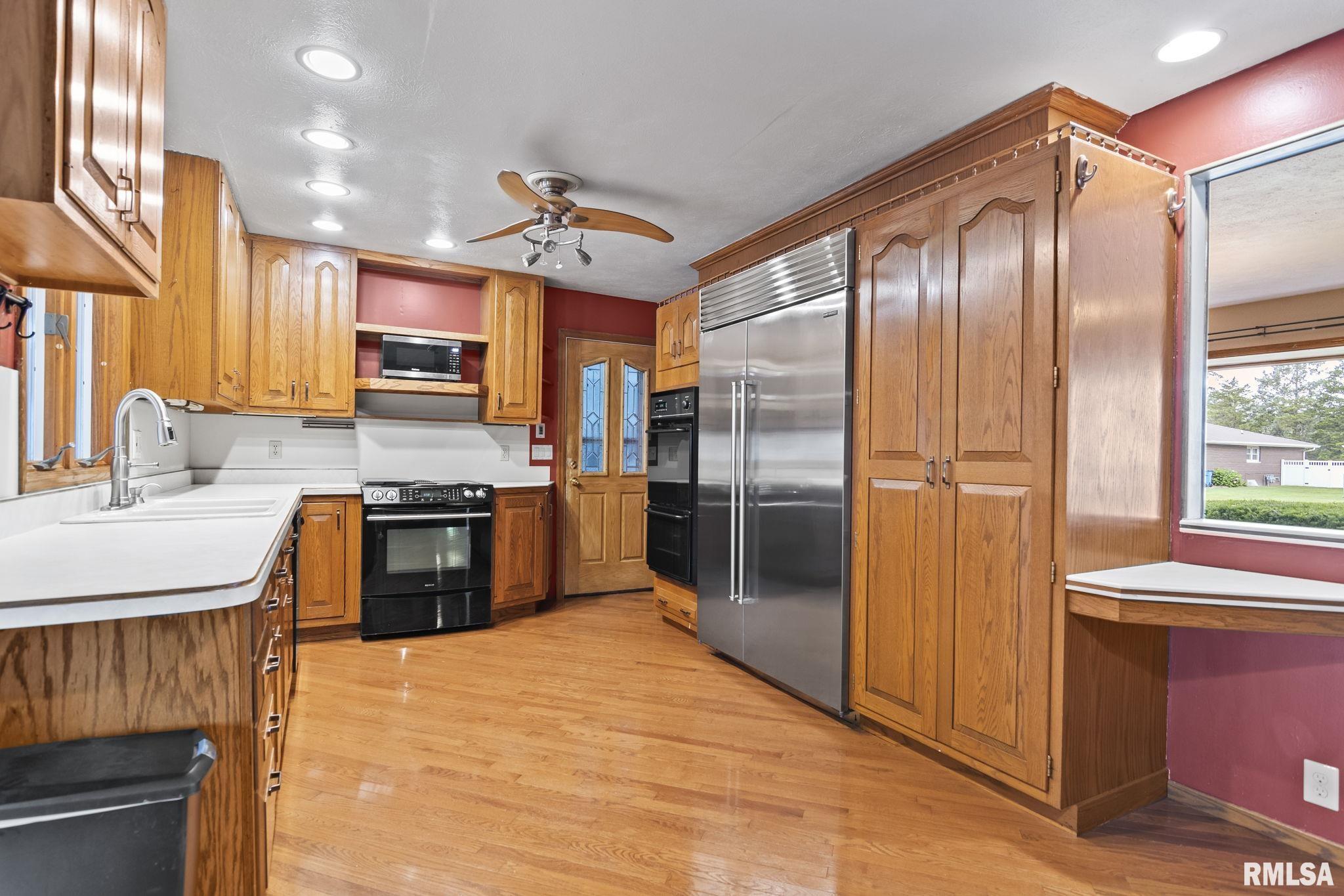 2420 Delaware Drive Springfield, IL 62702 - Photo 9 of 42
