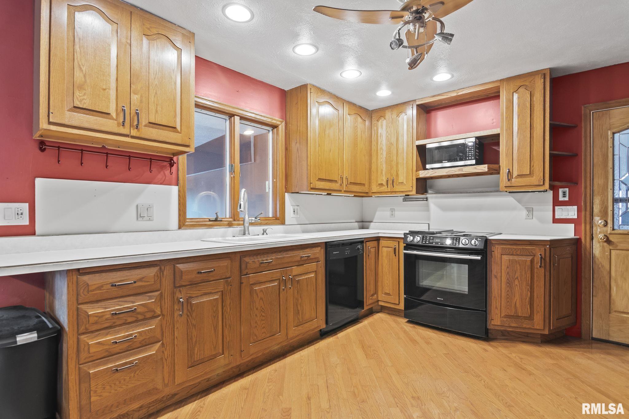 2420 Delaware Drive Springfield, IL 62702 - Photo 10 of 42