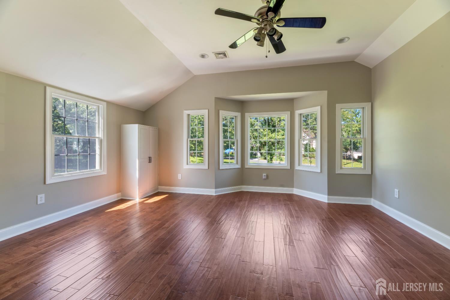 19 Bradford Road Edison, NJ 08820 - Photo 40 of 76 Gallery Image 40