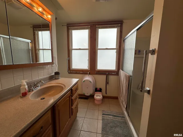 $119,000 | 206 West Homer Avenue, Harrisburg, IL 62946