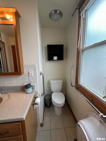 $119,000 | 206 West Homer Avenue, Harrisburg, IL 62946