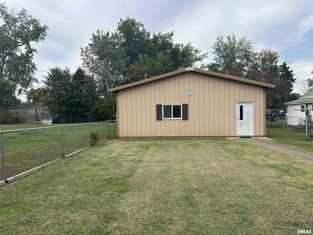 $119,000 | 206 West Homer Avenue, Harrisburg, IL 62946