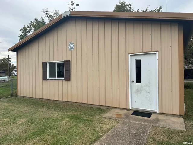 $119,000 | 206 West Homer Avenue, Harrisburg, IL 62946