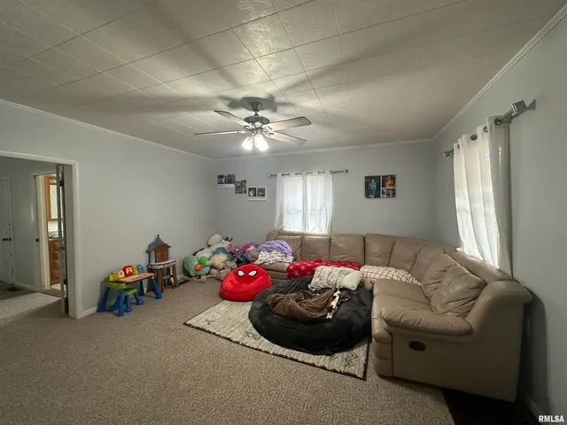 $119,000 | 206 West Homer Avenue, Harrisburg, IL 62946