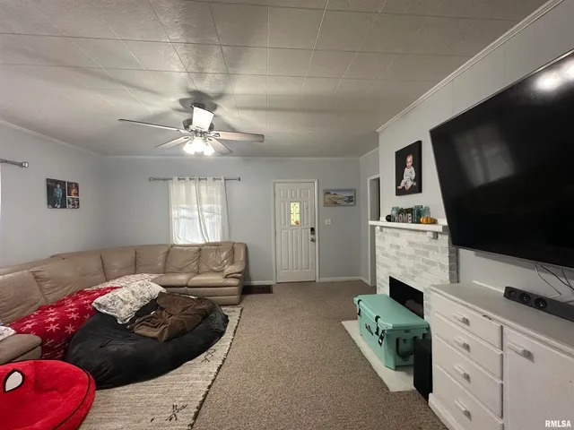 $119,000 | 206 West Homer Avenue, Harrisburg, IL 62946