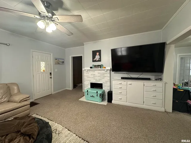 $119,000 | 206 West Homer Avenue, Harrisburg, IL 62946