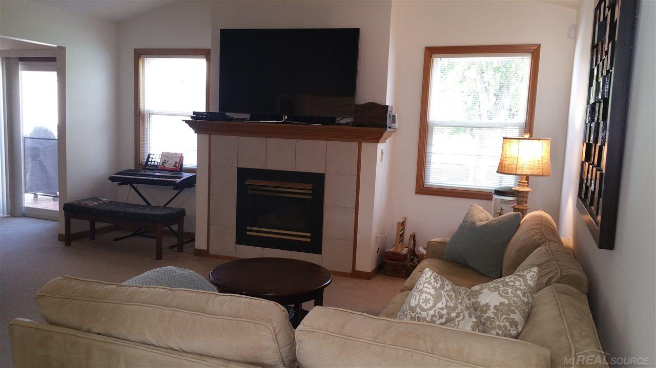 462 East South Boulevard Rochester, MI 48307 - Photo 4 of 64