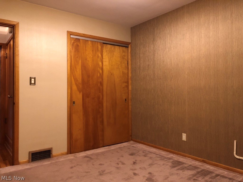 1060 Brandon Road Cleveland, OH 44112 - Photo 11 of 28