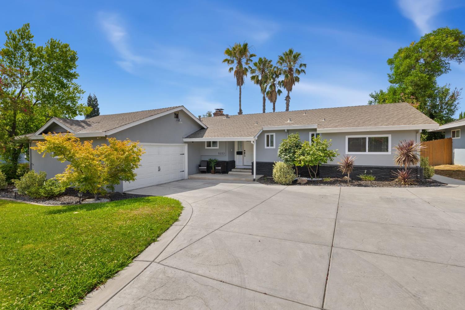 5222 Locust Avenue Carmichael, CA 95608 - Photo 2 of 26