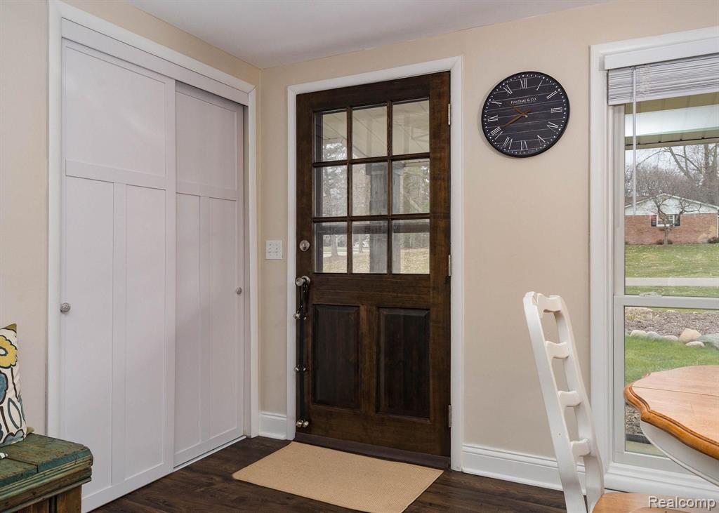 210 Donegal Drive Rochester Hills, MI 48309 - Photo 7 of 48