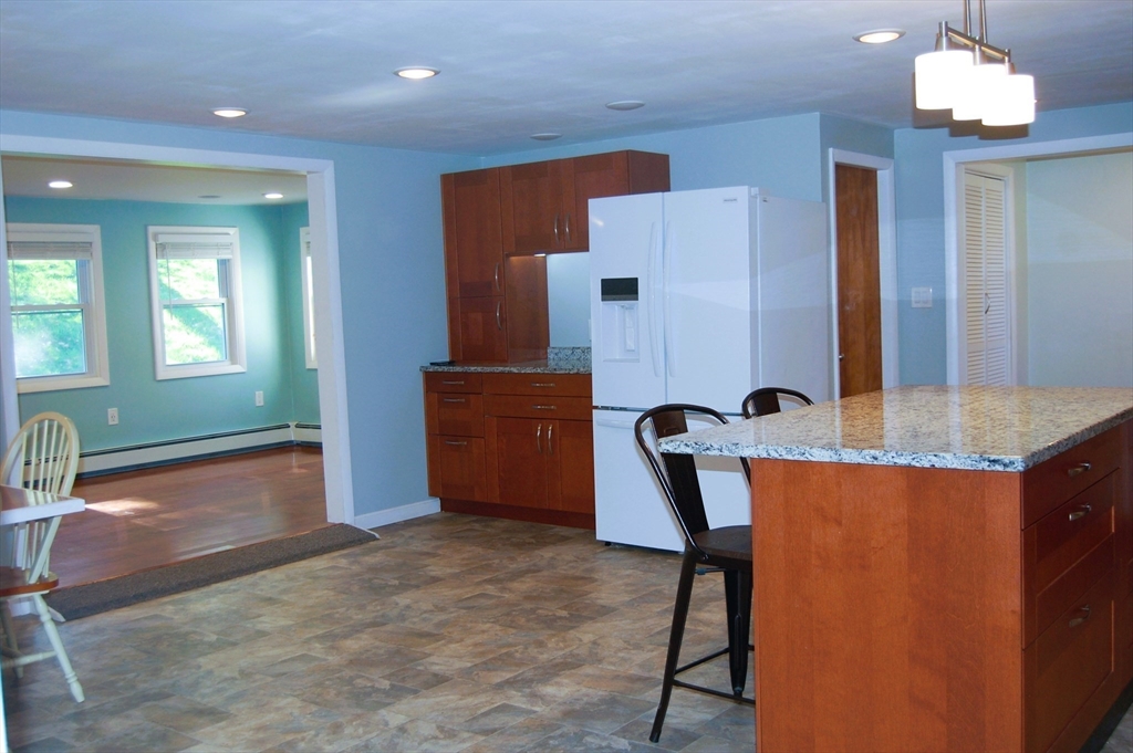 9 Harding Street Leicester, MA 01611 - Photo 12 of 28