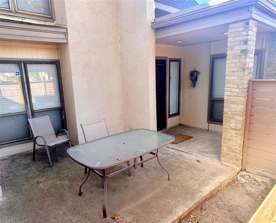 Undisclosed Address Dallas, TX 75220 - Photo 3 of 22 a view of a livingroom with furniture and a window