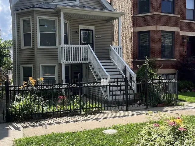 $1,700 | 3938 North Christiana Avenue, Unit 2, Chicago, IL 60618