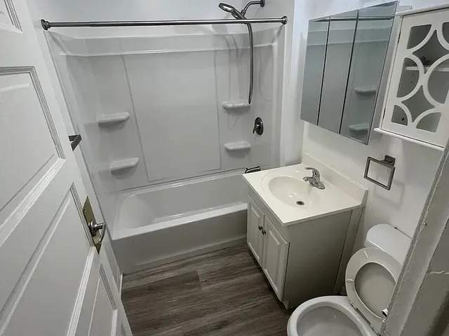 $1,700 | 3938 North Christiana Avenue, Unit 2, Chicago, IL 60618