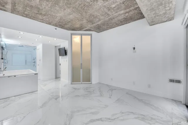 $699,997 | 6363 Christie Avenue Northeast, Unit 2513, Emeryville, CA 94608