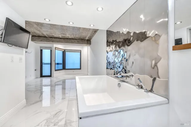 $699,997 | 6363 Christie Avenue Northeast, Unit 2513, Emeryville, CA 94608