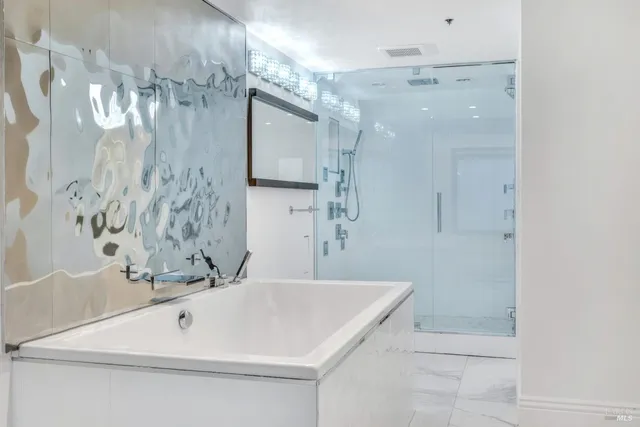 $699,997 | 6363 Christie Avenue Northeast, Unit 2513, Emeryville, CA 94608