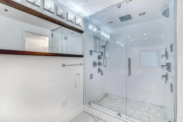 $699,997 | 6363 Christie Avenue Northeast, Unit 2513, Emeryville, CA 94608