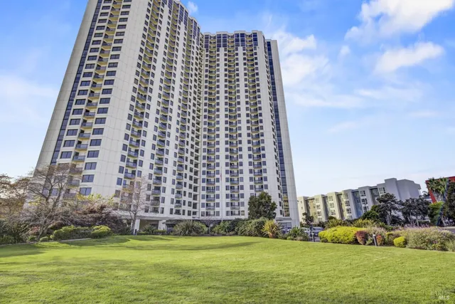 $699,997 | 6363 Christie Avenue Northeast, Unit 2513, Emeryville, CA 94608