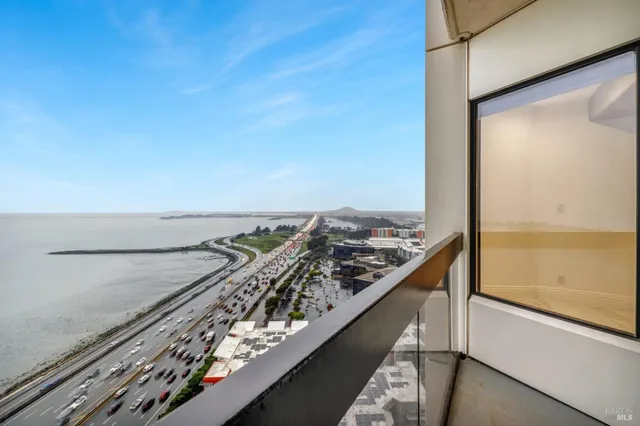 $699,997 | 6363 Christie Avenue Northeast, Unit 2513, Emeryville, CA 94608