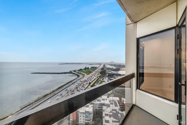 $699,997 | 6363 Christie Avenue Northeast, Unit 2513, Emeryville, CA 94608