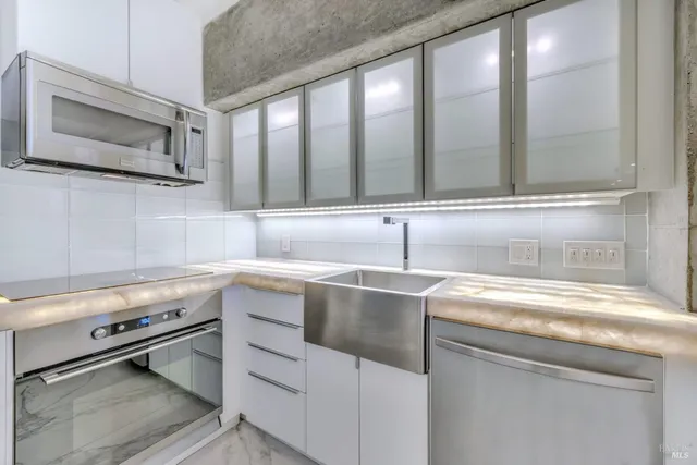 $699,997 | 6363 Christie Avenue Northeast, Unit 2513, Emeryville, CA 94608