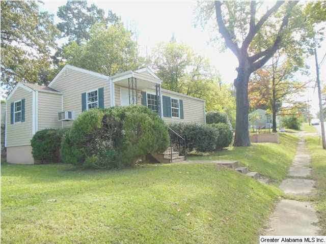 581 Seminole Circle Fairfield, AL 35064 - Photo 1 of 17