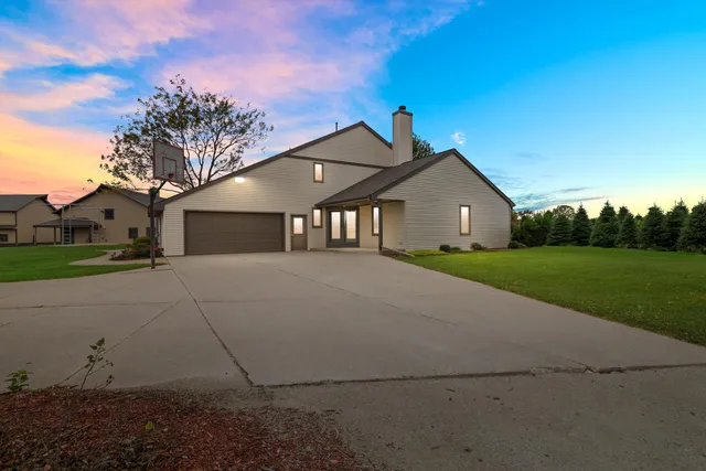 $2,000,000 | N9171 Nelson Road, La Grange, WI 53120