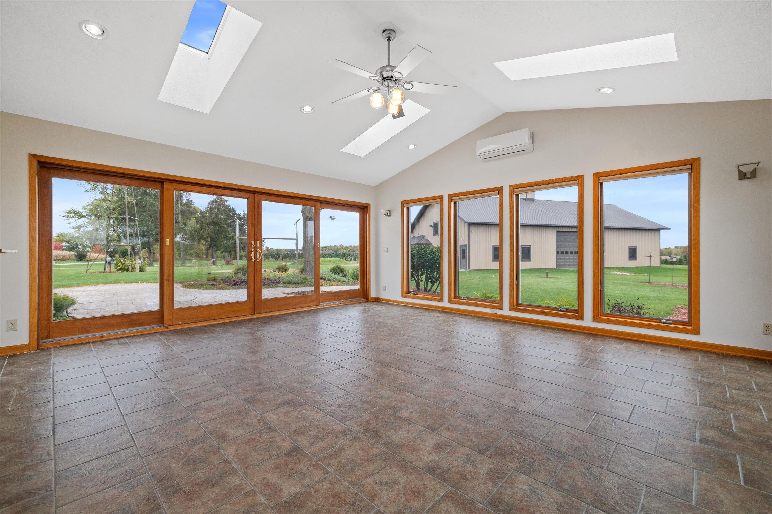 N9171 Nelson Road La Grange, WI 53120 - Photo 15 of 62 Sunroom