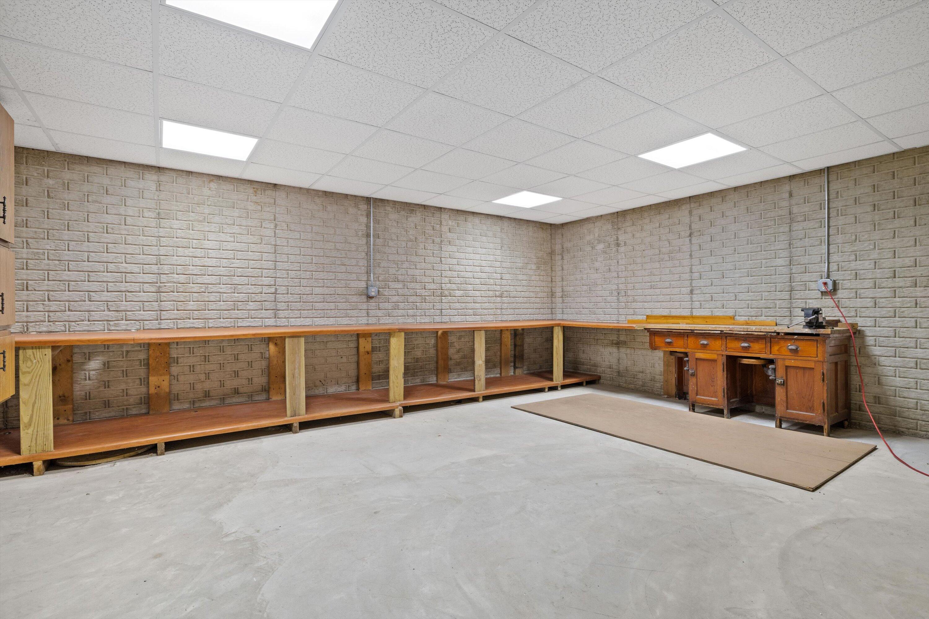 N9171 Nelson Road La Grange, WI 53120 - Photo 27 of 62 Bunker