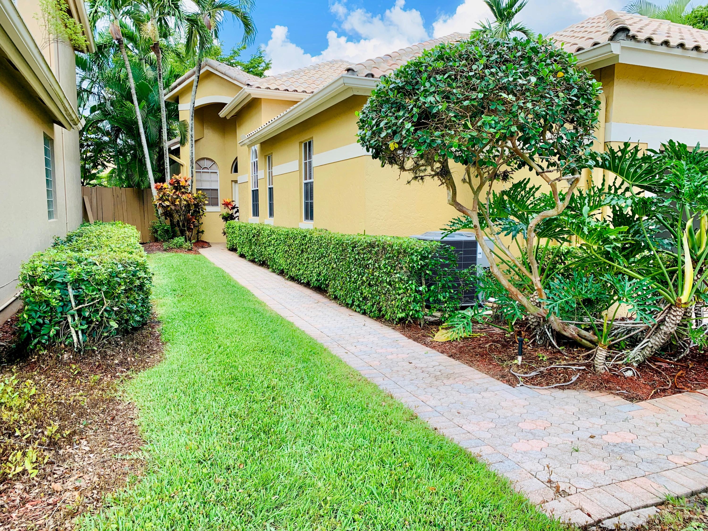 6661 Northwest 25th Court Boca Raton, FL 33496 - Photo 2 of 24 Front Dorr