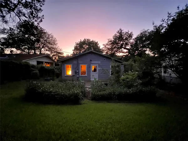 $2,350 | 4407 Lareina Drive, Austin, TX 78745