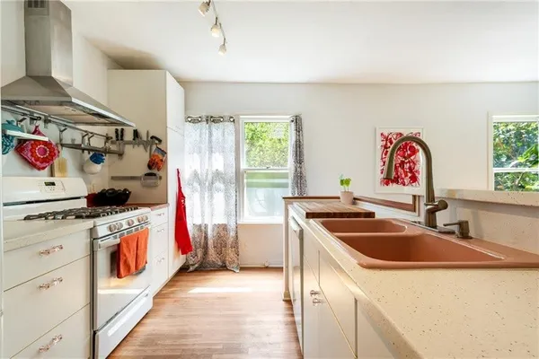 $2,350 | 4407 Lareina Drive, Austin, TX 78745