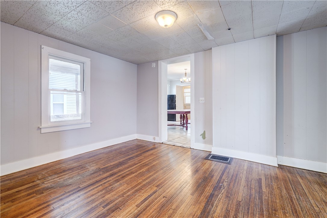 420 Gregory Street Rochester, NY 14620 - Photo 11 of 33