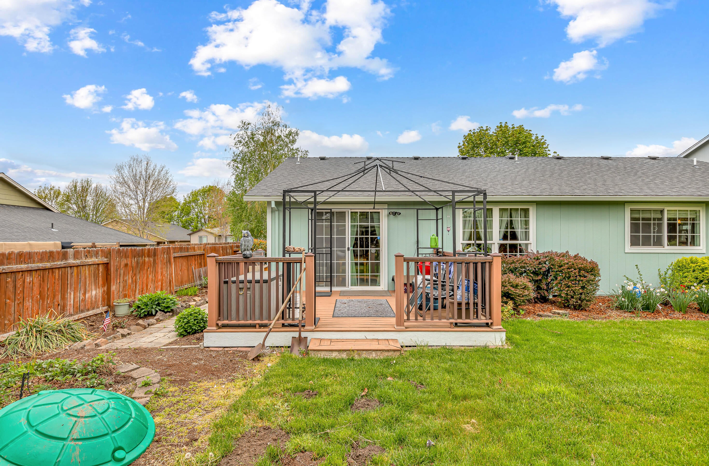 951 Ridgeview Drive Eagle Point, OR 97524 - Photo 28 of 37 9R9A0636