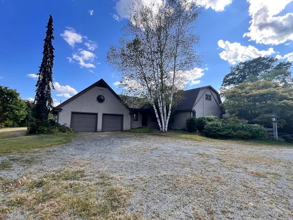$1,400,000 | 12 South Bow Road, Bow, NH 03304