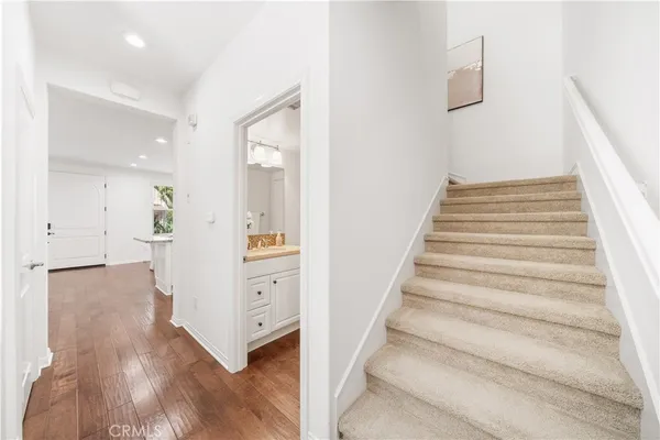 $1,260,000 | 204 Kempton, Irvine, CA 92620