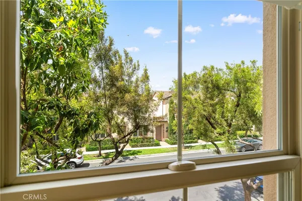 $1,260,000 | 204 Kempton, Irvine, CA 92620