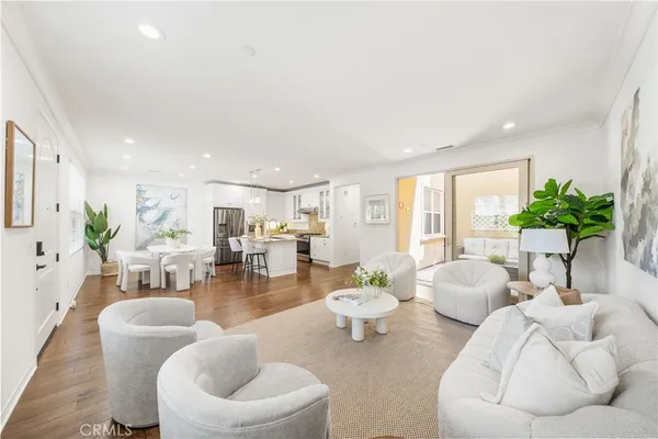 $1,260,000 | 204 Kempton, Irvine, CA 92620
