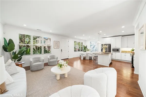 $1,260,000 | 204 Kempton, Irvine, CA 92620