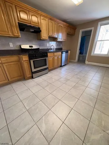 $2,000 | 16 Lincoln Place, Clifton, NJ 07011