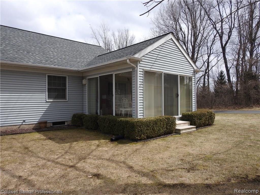 3126 Rochester Road Dryden, MI 48428 - Photo 32 of 34 DSCN0304.JPG