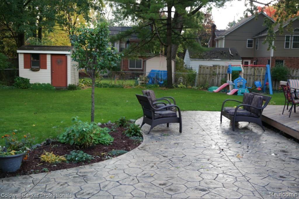 2825 Trafford Road Royal Oak, MI 48073 - Photo 16 of 35 SAM_1317.jpg
