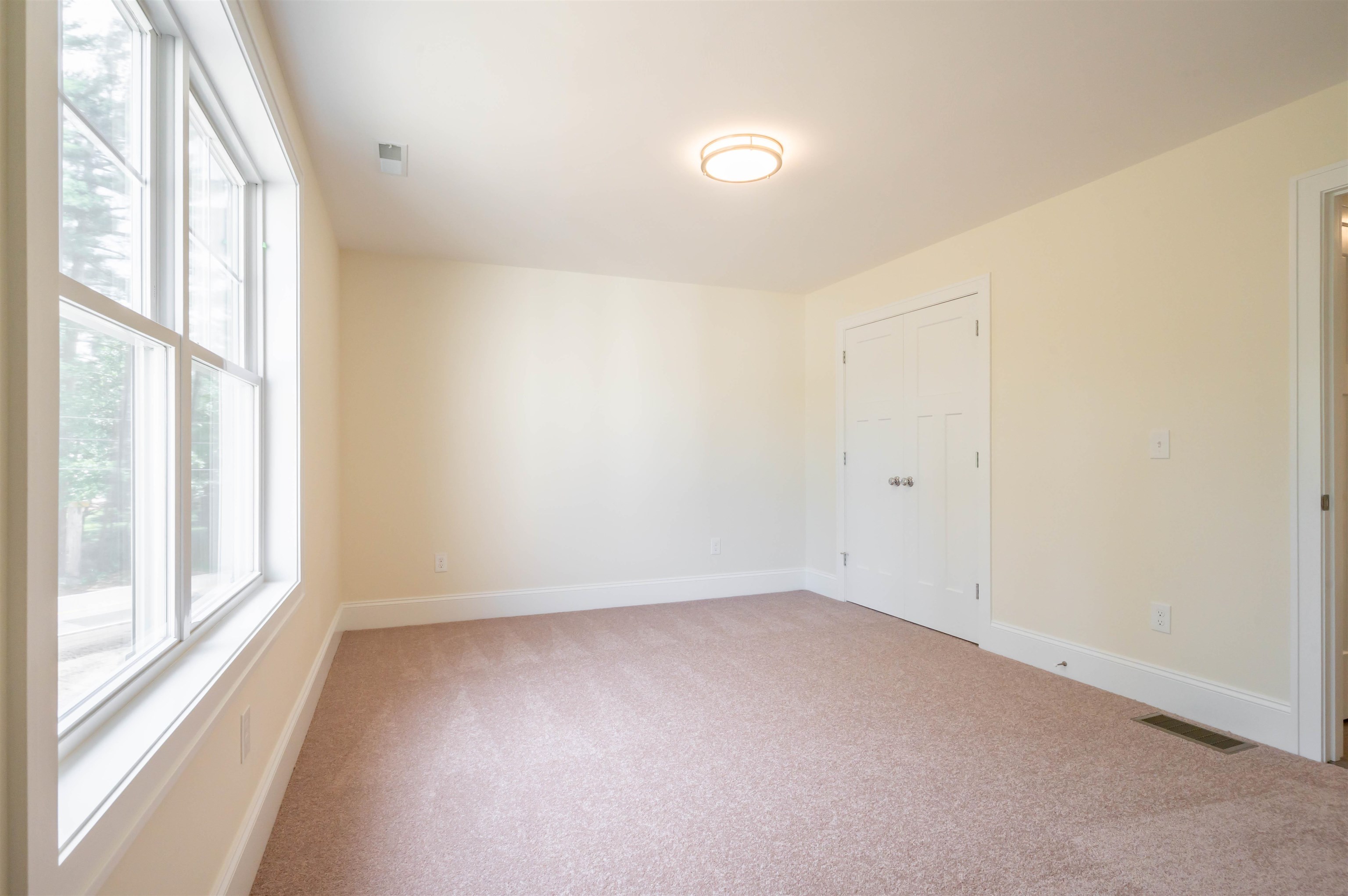 1 Doucet Avenue Nashua, NH 03062 - Photo 13 of 16
